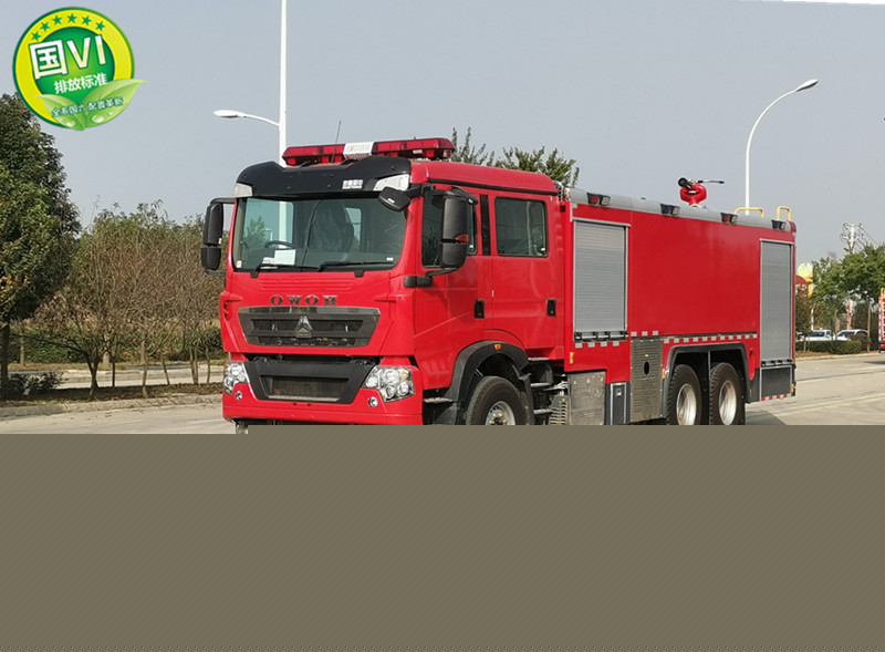 豪沃17噸水罐消防車