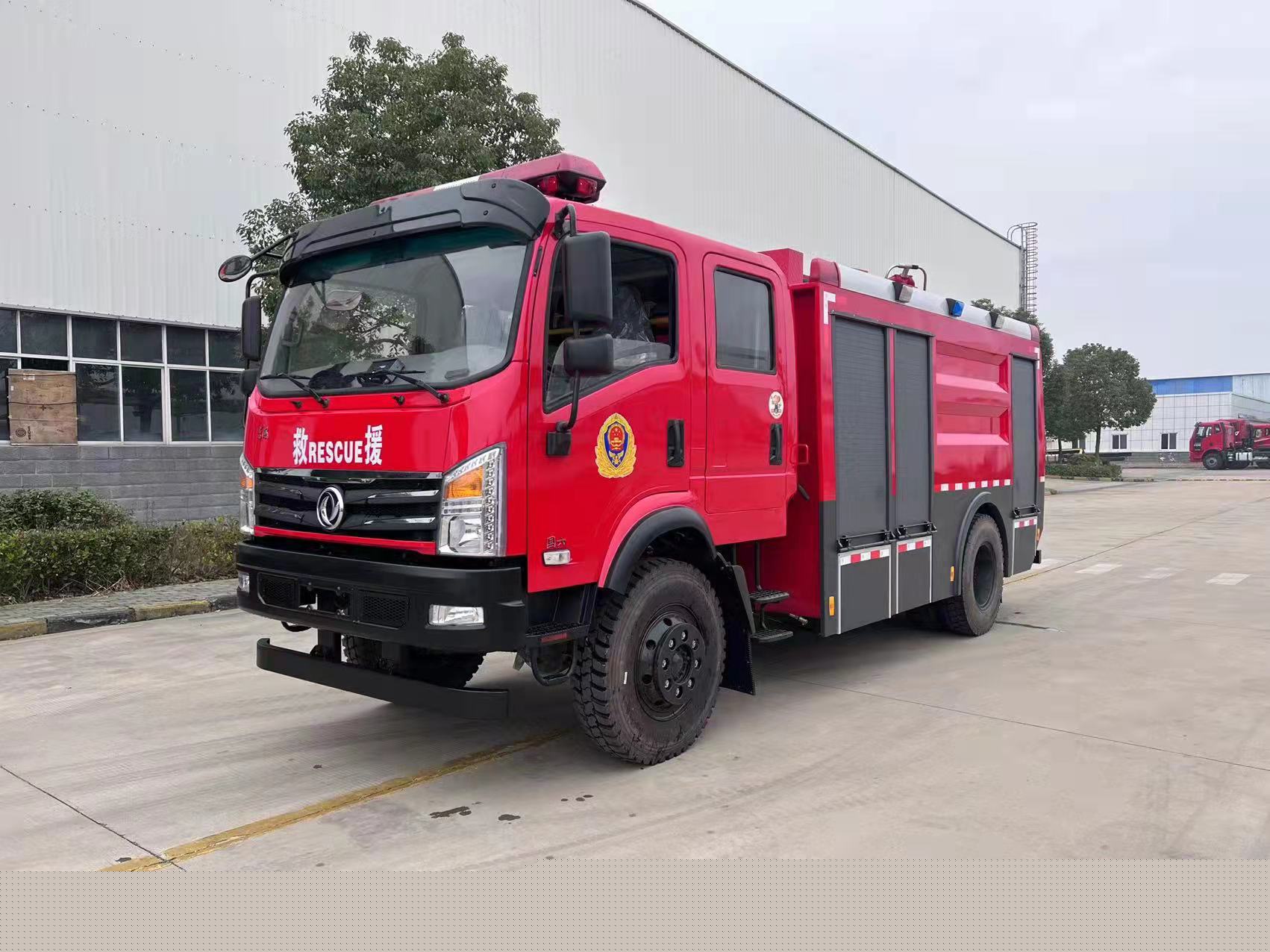 四驅(qū)6噸水罐消防車